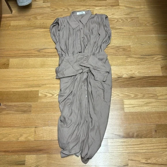 Do + be dress - Picture 2 of 3